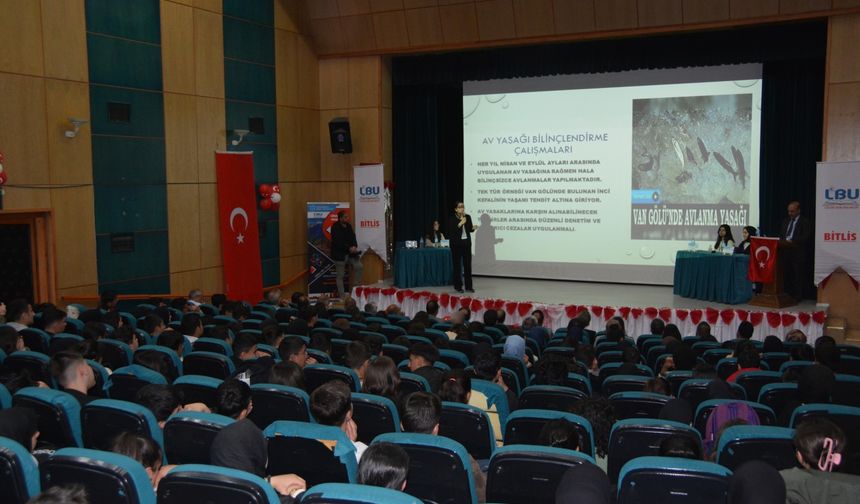 Tatvan'da "Sosyal sorumluluk ve toplum hizmeti" semineri yapıldı