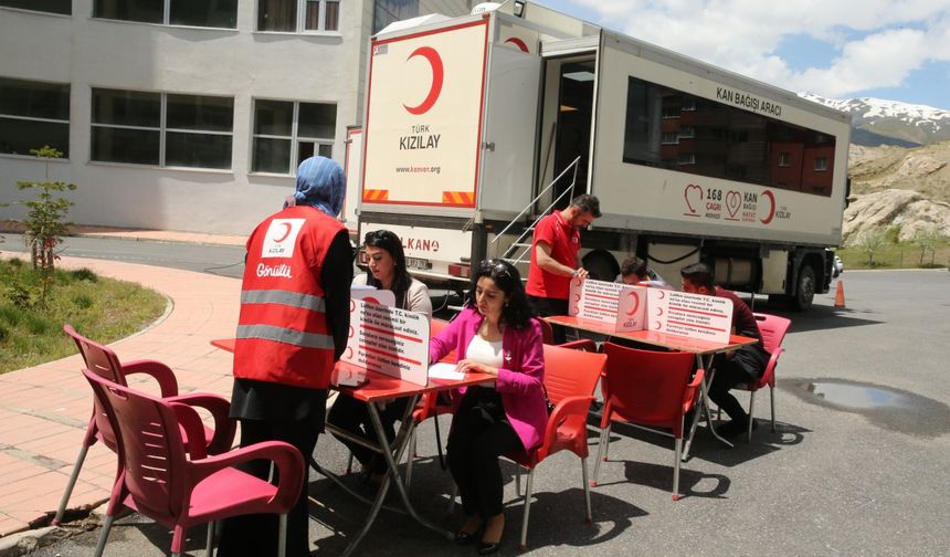 Hakkari'de kan bağışı kampanyası düzenlendi