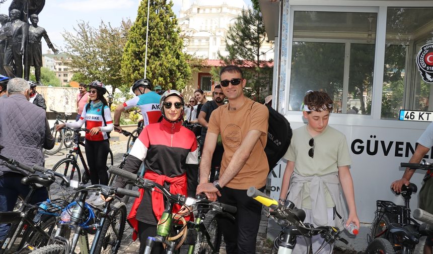 Iğdırlı anneler, Anneler Günü dolayısıyla bisikletle kenti gezdi