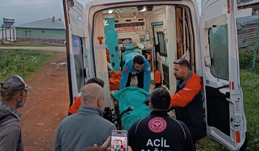 Muş'ta dağda mantar toplarken sakatlanan kadın ekiplerce kurtarıldı