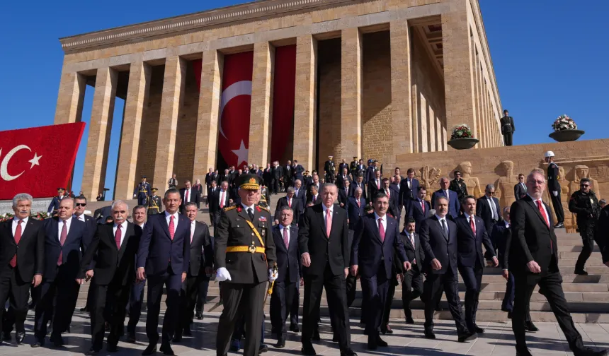 Devlet erkânı Anıtkabir’de