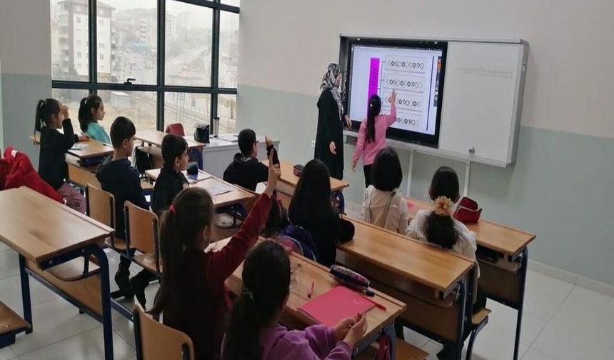 Ara tatil sona erdi, okullarda ders zili yeniden çalıyor