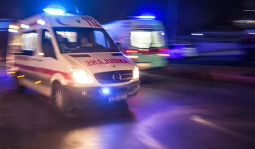 Midibüs ile otomobil çarpıştı: 12 yaralı