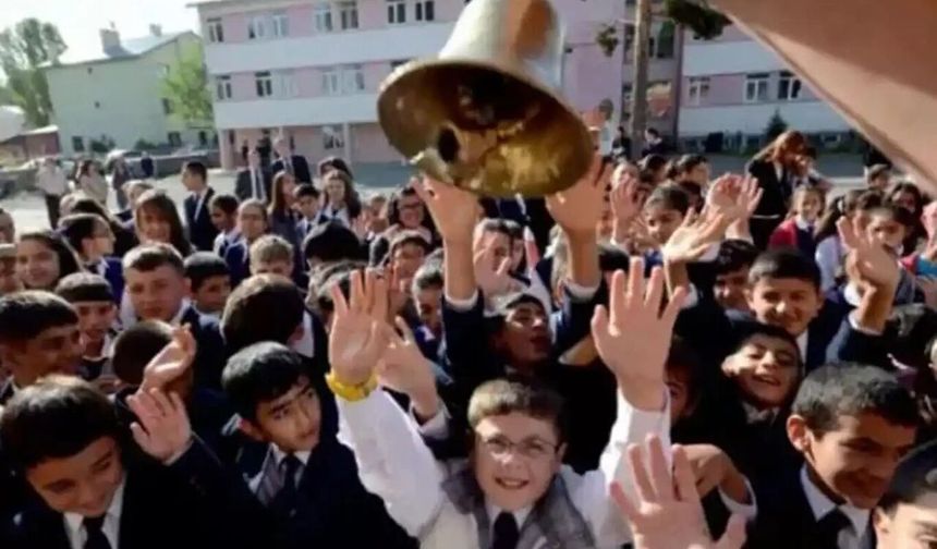 Milyonlarca öğrenci ve öğretmen dersbaşı yapacak