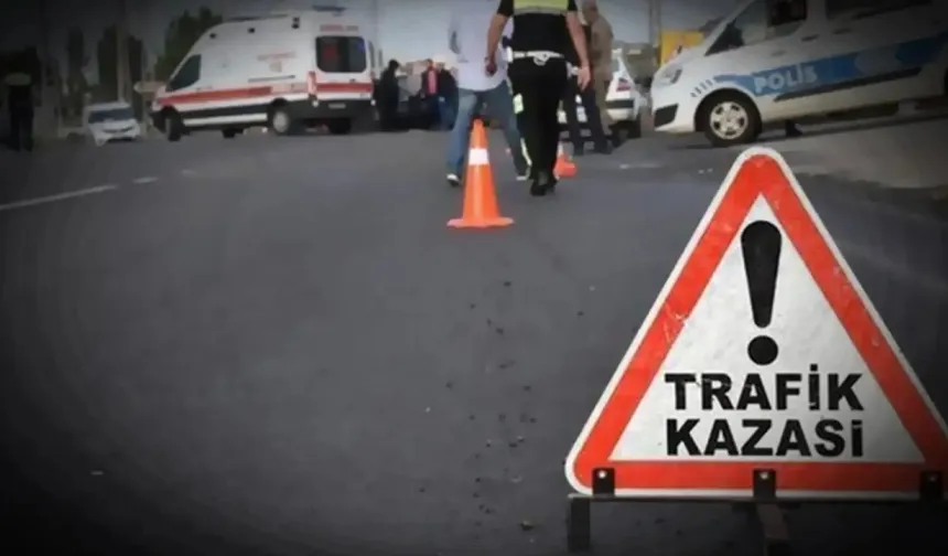Ticari araç ile otomobil çarpıştı: 5 yaralı