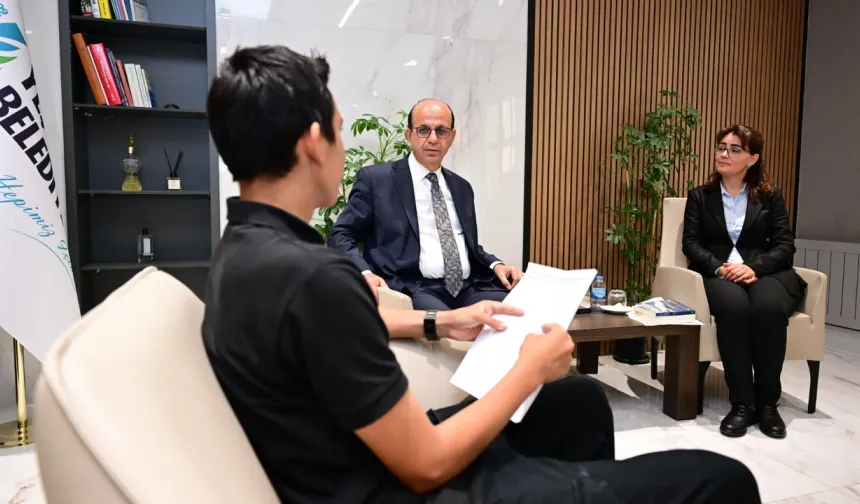 Başkan Geçit Öğrencilerle Röportaj Yaptı, "Çalışmak Esas"