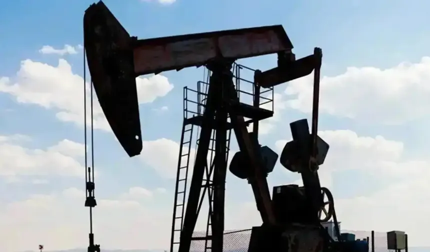 Brent petrol 77,44 dolara yükseldi