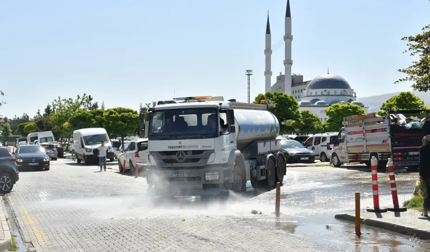 Yeşilyurt'ta ilçe genelinde temizlik çalışması yapıldı