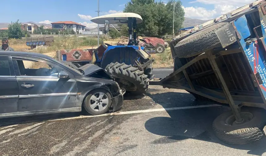 Malatya’da otomobil ile traktör çarpıştı: 2 yaralı
