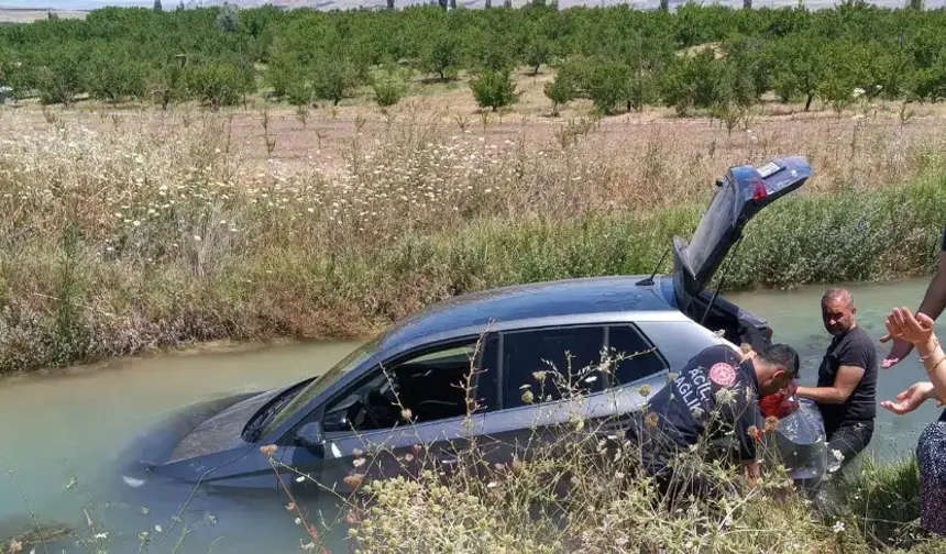 Malatya'da otomobil dereye uçtu: 2 yaralı