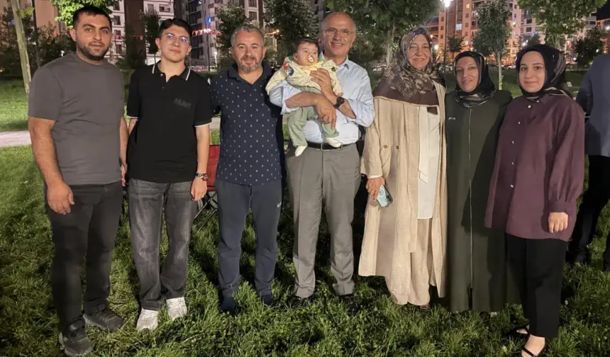 Sami Er parkta vatandaşlarla bir araya geldi